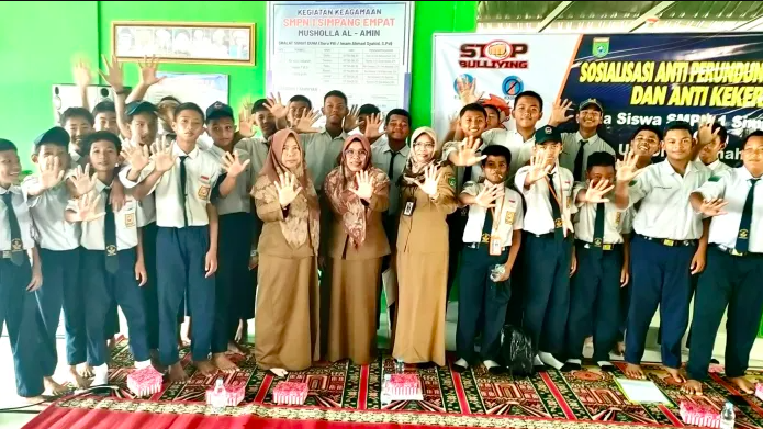 DP3AP2KB Tanbu Gelar Sosialisasi Pencegahan Perundungan di Sekolah di SMPN 1 Simpang Empat