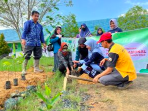Penanaman Pohon di Hari Anak Nasional